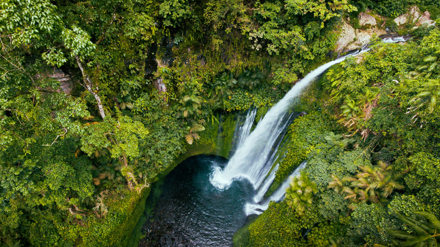 Cascade des montagnes de Lombok